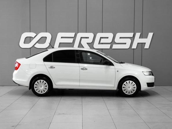 Skoda Rapid I с пробегом 2015 года, цена 979 000 рублей, 118339 км, лифтбек, Автокод Объявления