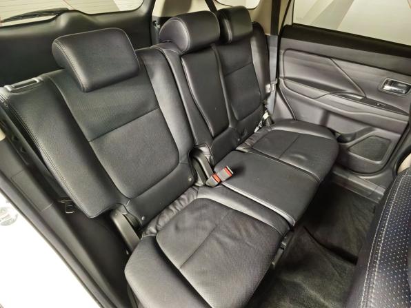 Mitsubishi Outlander III Рестайлинг 2 с пробегом 2015 года, цена 1 488 000 рублей, 196688 км, внедорожник, Автокод Объявления