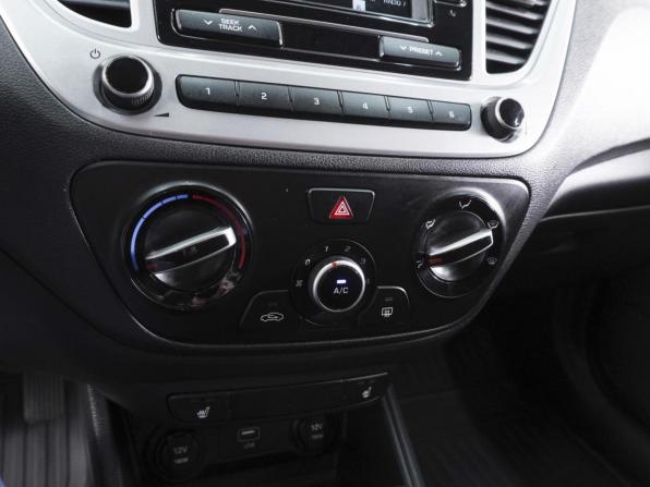 Hyundai Solaris II с пробегом 2019 года, цена 1 230 000 рублей, 119042 км, седан, Автокод Объявления