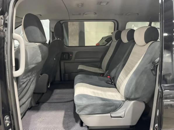 Hyundai H-1 II Рестайлинг 2 с пробегом 2019 года, цена 2 620 000 рублей, 223000 км, минивэн, Автокод Объявления