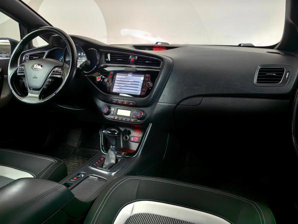 Kia Ceed II Рестайлинг с пробегом 2016 года, цена 999 000 рублей, 157850 км, хэтчбек, Автокод Объявления