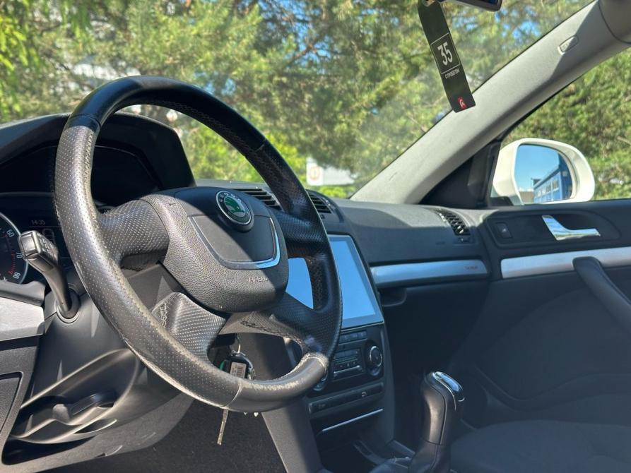 Skoda Octavia II (A5) Рестайлинг Санкт-Петербург  - изображение 12