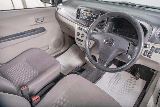 Daihatsu Mira e:S II с пробегом 2015 года, цена 449 000 рублей, 177000 км, хэтчбек, Автокод Объявления