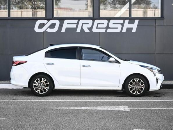 Kia Rio IV Рестайлинг с пробегом 2020 года, цена 1 699 000 рублей, 62434 км, седан, Автокод Объявления
