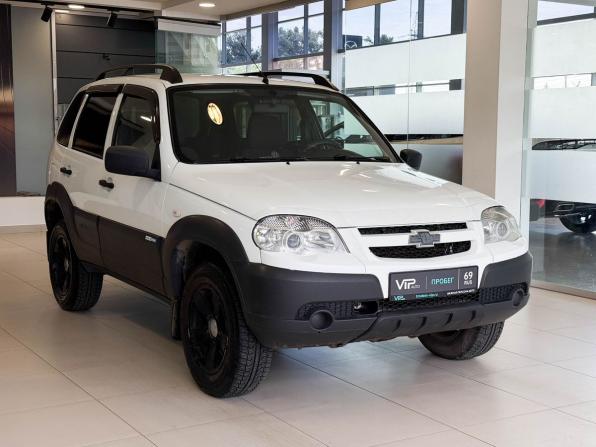 Chevrolet Niva I Рестайлинг с пробегом 2015 года, цена 637 000 рублей, 192915 км, внедорожник, Автокод Объявления