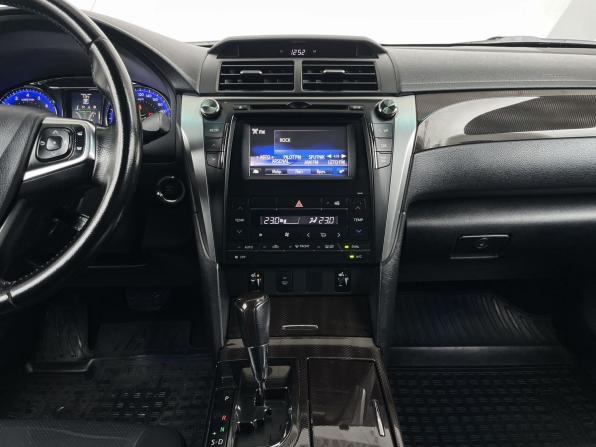 Toyota Camry VII (XV50) Рестайлинг с пробегом 2015 года, цена 1 868 000 рублей, 227640 км, седан, Автокод Объявления