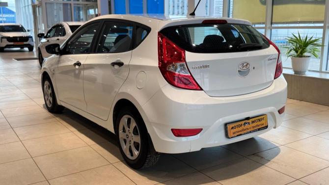 Hyundai Solaris I с пробегом 2013 года, цена 650 000 рублей, 151854 км, хэтчбек, Автокод Объявления