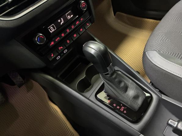 Volkswagen Polo VI с пробегом 2021 года, цена 1 650 000 рублей, 87000 км, лифтбек, Автокод Объявления
