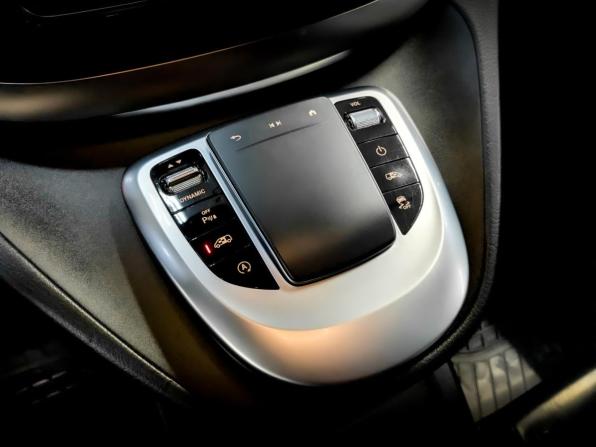 Mercedes-Benz V-Класс III (W447) Рестайлинг с пробегом 2021 года, цена 6 200 000 рублей, 97047 км, минивэн, Автокод Объявления