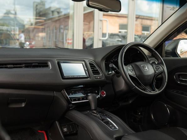 Honda Vezel I Рестайлинг с пробегом 2019 года, цена 1 943 000 рублей, 60925 км, внедорожник, Автокод Объявления