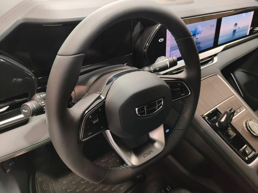 Geely Monjaro I Москва  - изображение 18
