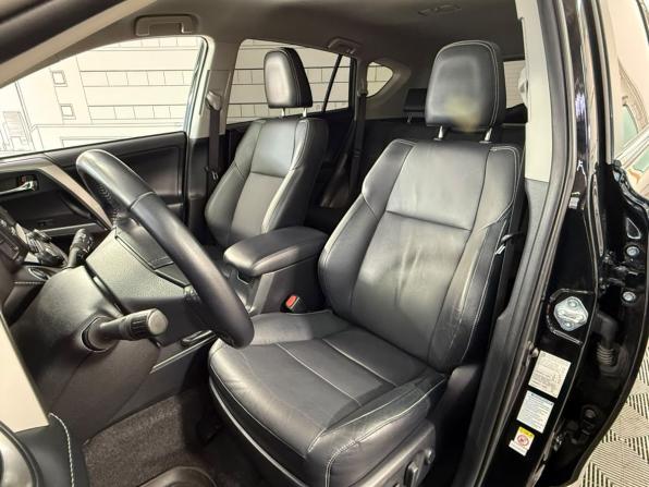 Toyota RAV4 IV (XA40) Рестайлинг с пробегом 2017 года, цена 3 200 000 рублей, 79134 км, внедорожник, Автокод Объявления