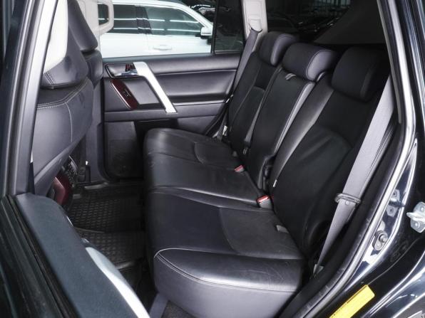 Toyota Land Cruiser Prado 150 Series Рестайлинг 1 с пробегом 2013 года, цена 3 695 000 рублей, 229941 км, внедорожник, Автокод Объявления