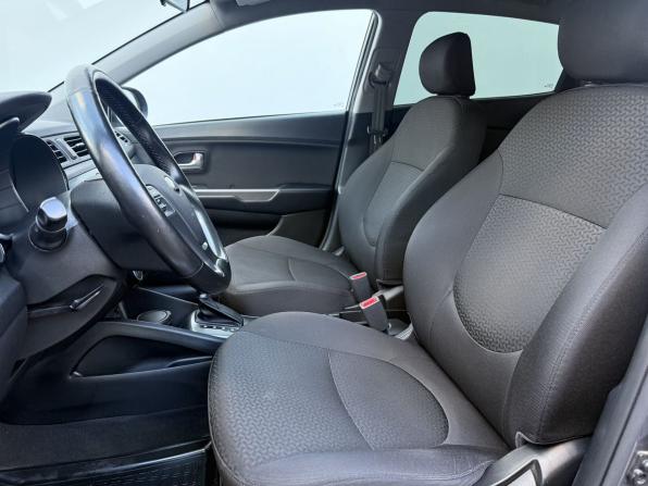 Kia Rio III Рестайлинг с пробегом 2017 года, цена 1 270 000 рублей, 61698 км, хэтчбек, Автокод Объявления