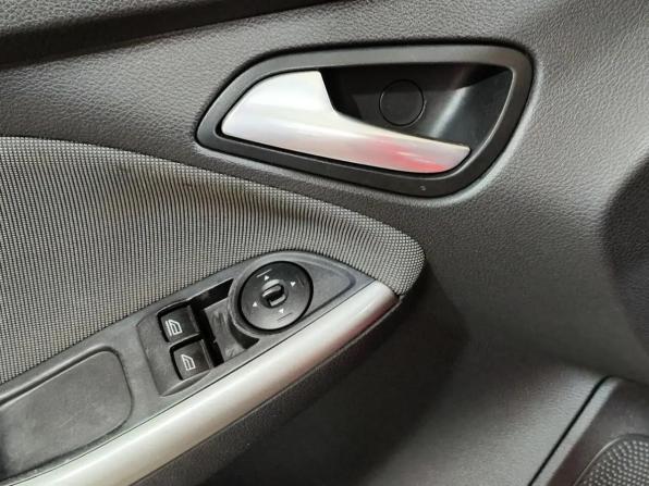 Ford Focus III с пробегом 2012 года, цена 660 000 рублей, 246690 км, хэтчбек, Автокод Объявления