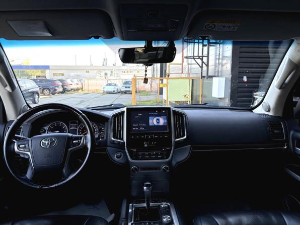 Toyota Land Cruiser 200 Series Рестайлинг 2 с пробегом 2018 года, цена 6 800 000 рублей, 170511 км, внедорожник, Автокод Объявления