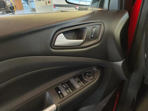 Ford Kuga II Рестайлинг с пробегом 2019 года, цена 1 590 000 рублей, 165250 км, внедорожник, Автокод Объявления