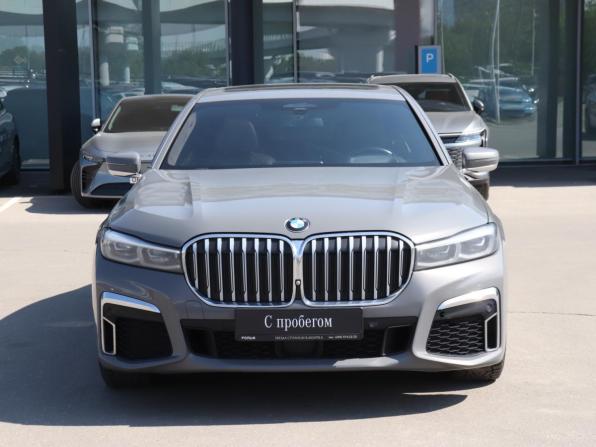 BMW 7 серии VI (G11/G12) Рестайлинг с пробегом 2019 года, цена 4 320 000 рублей, 240058 км, седан, Автокод Объявления