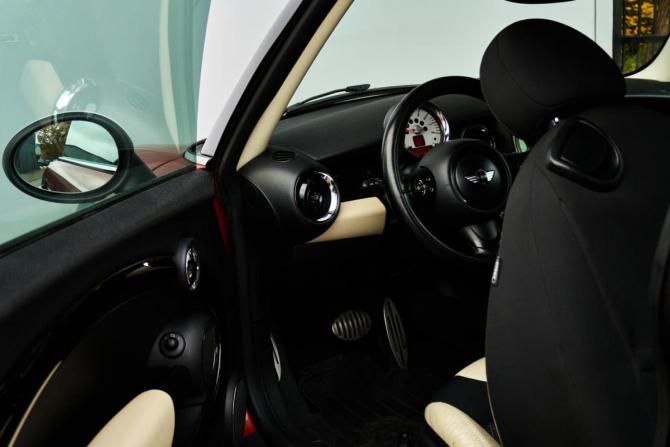 Mini Hatch II (R56) Рестайлинг с пробегом 2013 года, цена 1 369 000 рублей, 123804 км, хэтчбек, Автокод Объявления