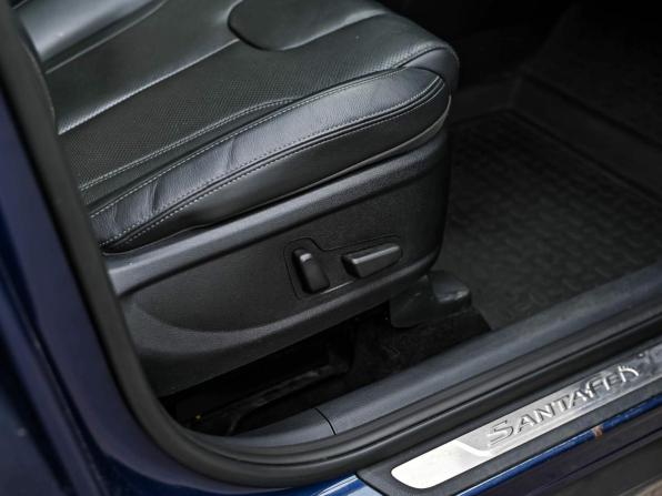 Hyundai Santa Fe IV с пробегом 2019 года, цена 2 810 000 рублей, 65047 км, внедорожник, Автокод Объявления