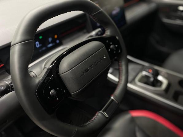 JETOUR DASHING I с пробегом 2024 года, цена 1 945 000 рублей, 41368 км, внедорожник, Автокод Объявления