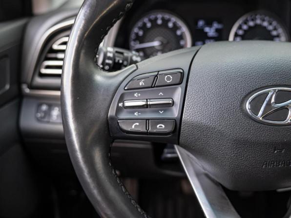 Hyundai Elantra VI (AD) Рестайлинг с пробегом 2019 года, цена 1 700 000 рублей, 131971 км, седан, Автокод Объявления