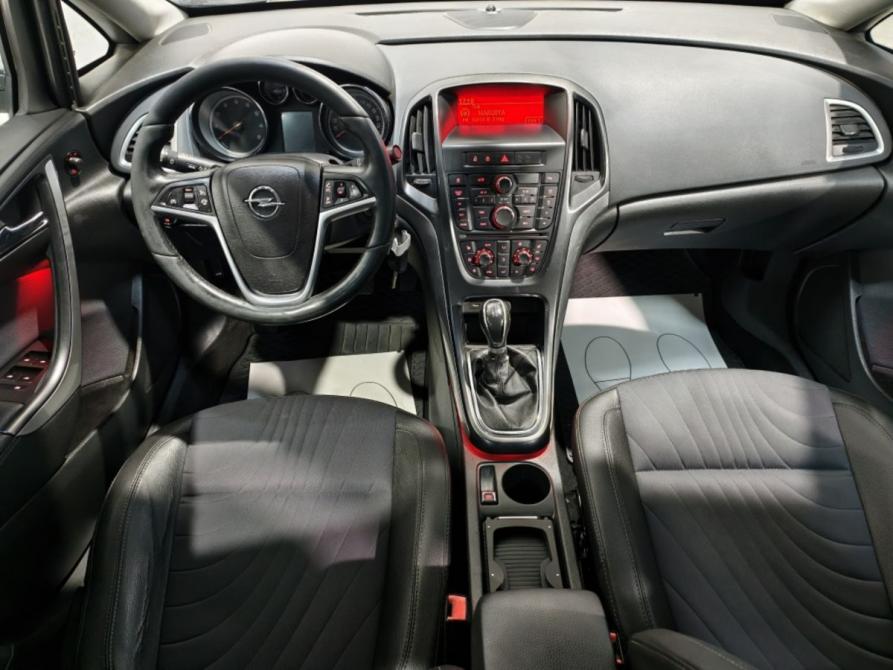Opel Astra J Рестайлинг Курск  - изображение 8