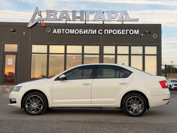 Skoda Octavia III (A7) Рестайлинг с пробегом 2018 года, цена 1 599 000 рублей, 188290 км, лифтбек, Автокод Объявления