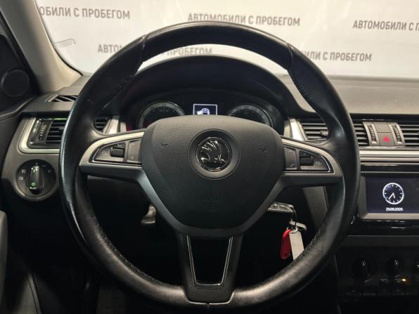 Skoda Rapid I с пробегом 2016 года, цена 1 049 000 рублей, 115680 км, лифтбек, Автокод Объявления