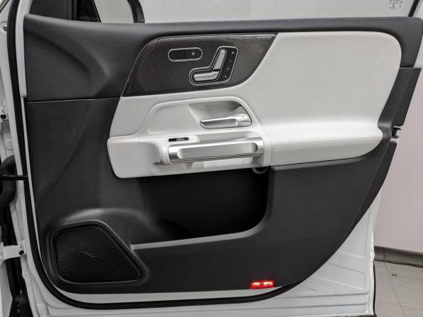Mercedes-Benz GLB I (X247) с пробегом 2021 года, цена 4 400 000 рублей, 16300 км, внедорожник, Автокод Объявления