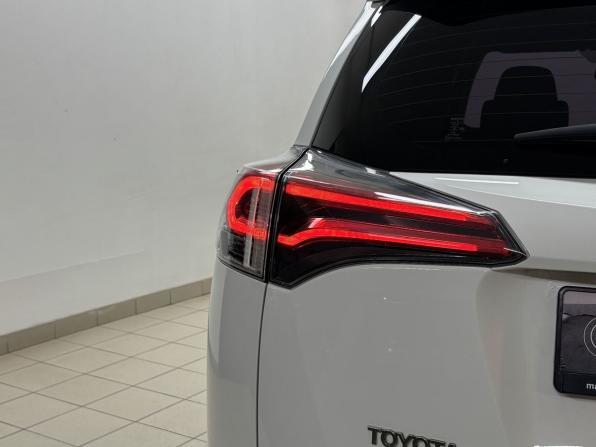 Toyota RAV4 IV (XA40) Рестайлинг с пробегом 2016 года, цена 2 389 000 рублей, 107421 км, внедорожник, Автокод Объявления