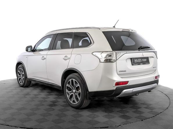 Mitsubishi Outlander III Рестайлинг с пробегом 2014 года, цена 1 710 000 рублей, 210200 км, внедорожник, Автокод Объявления