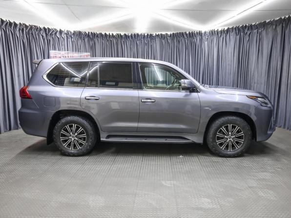 Lexus LX III Рестайлинг 2 с пробегом 2019 года, цена 8 300 000 рублей, 137681 км, внедорожник, Автокод Объявления