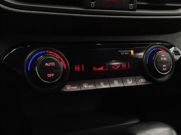Kia Cerato IV Рестайлинг с пробегом 2021 года, цена 1 919 000 рублей, 81257 км, седан, Автокод Объявления
