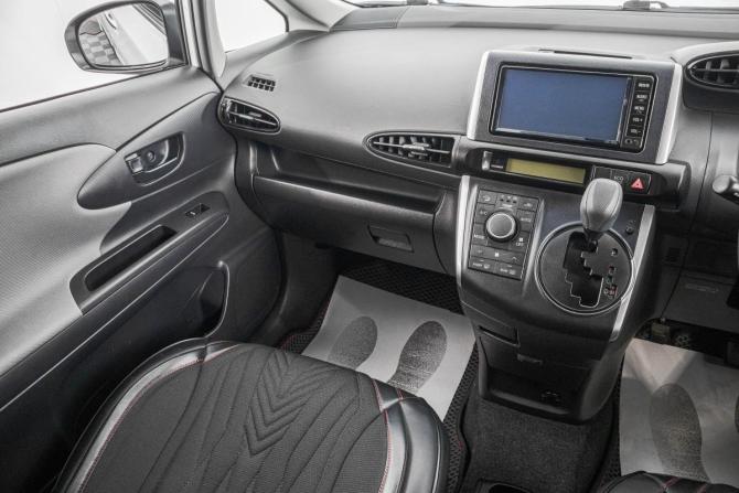 Toyota Wish II с пробегом 2010 года, цена 1 169 000 рублей, 225000 км, минивэн, Автокод Объявления