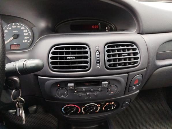 Renault Megane I Рестайлинг с пробегом 2003 года, цена 235 000 рублей, 209915 км, седан, Автокод Объявления
