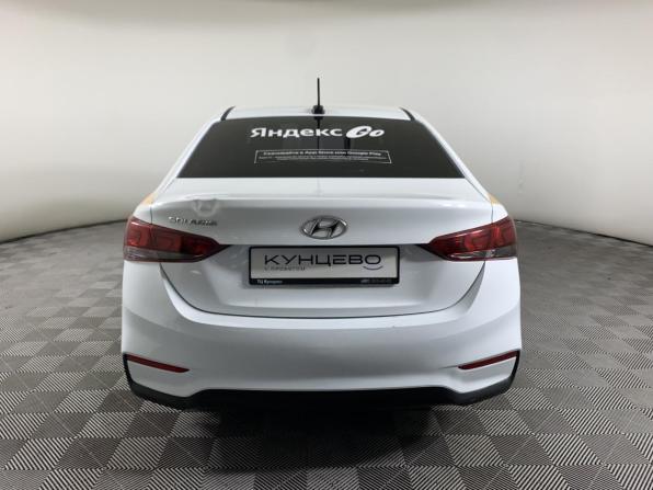 Hyundai Solaris II с пробегом 2017 года, цена 599 000 рублей, 317953 км, седан, Автокод Объявления
