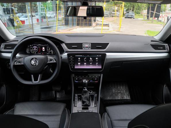 Skoda Superb III Рестайлинг с пробегом 2020 года, цена 2 699 000 рублей, 53940 км, лифтбек, Автокод Объявления