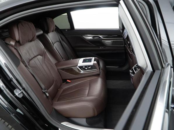 BMW 7 серии VI (G11/G12) Рестайлинг с пробегом 2019 года, цена 5 199 046 рублей, 128274 км, седан, Автокод Объявления