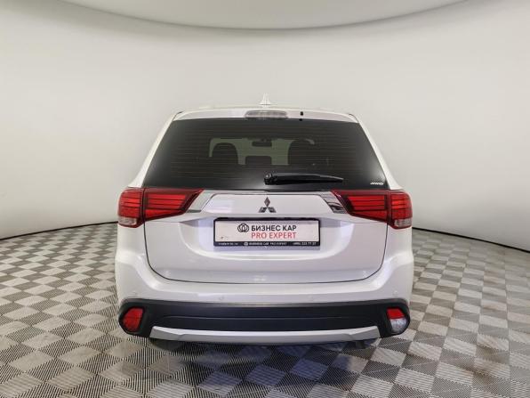 Mitsubishi Outlander III Рестайлинг 2 с пробегом 2017 года, цена 1 929 000 рублей, 154087 км, внедорожник, Автокод Объявления