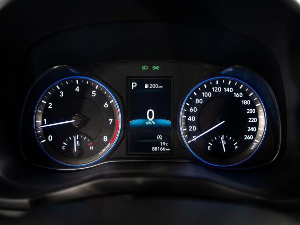Hyundai Kona I Рестайлинг с пробегом 2021 года, цена 1 800 000 рублей, 88166 км, внедорожник, Автокод Объявления