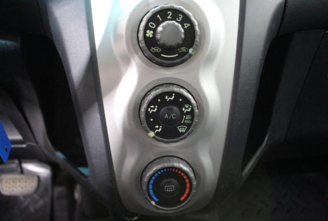 Toyota Yaris II с пробегом 2007 года, цена 560 000 рублей, 197490 км, хэтчбек, Автокод Объявления
