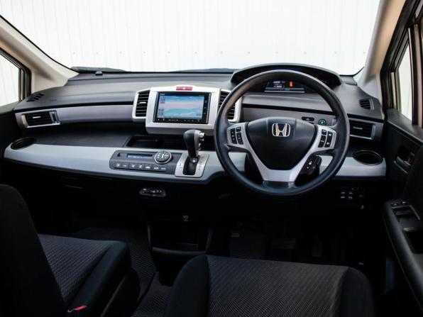 Honda Freed I Рестайлинг 2 с пробегом 2014 года, цена 1 290 000 рублей, 176811 км, компактвэн, Автокод Объявления