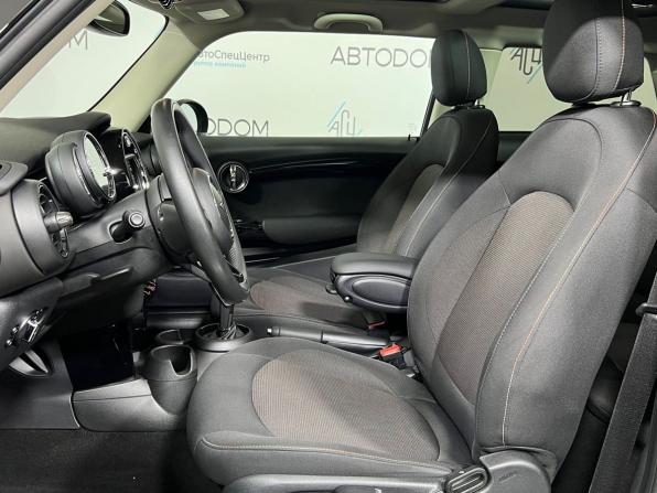 Mini Hatch III (F55/F56) Рестайлинг с пробегом 2019 года, цена 1 749 900 рублей, 68940 км, хэтчбек, Автокод Объявления