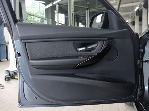 BMW 3 серии VI (F3x) Рестайлинг с пробегом 2018 года, цена 2 990 000 рублей, 67185 км, седан, Автокод Объявления