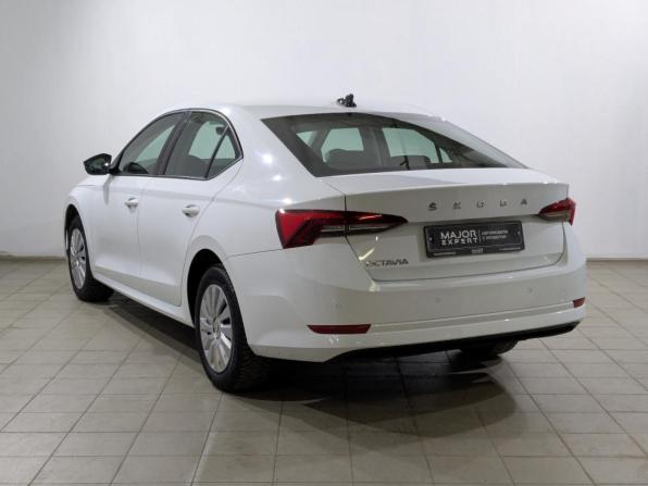 Skoda Octavia IV (A8) с пробегом 2021 года, цена 2 465 000 рублей, 53778 км, лифтбек, Автокод Объявления
