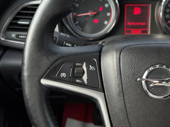 Opel Astra J с пробегом 2011 года, цена 690 000 рублей, 237365 км, хэтчбек, Автокод Объявления
