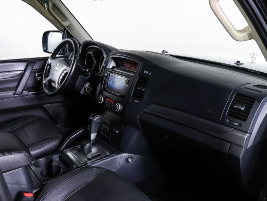 Mitsubishi Pajero IV Рестайлинг 1 Москва  - изображение 12