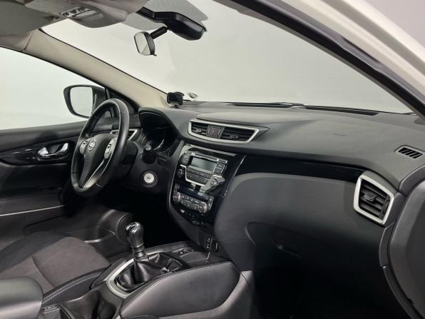 Nissan Qashqai II с пробегом 2015 года, цена 1 300 000 рублей, 94475 км, внедорожник, Автокод Объявления