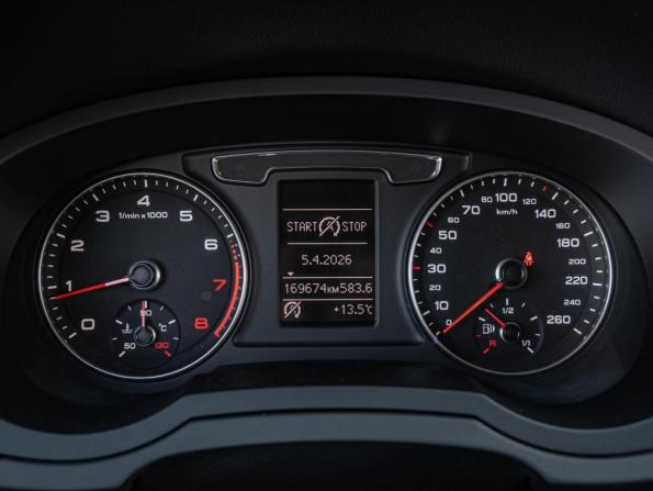 Audi Q3 I (8U) Рестайлинг с пробегом 2015 года, цена 1 820 000 рублей, 169674 км, внедорожник, Автокод Объявления